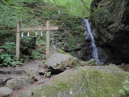 P7134478綾広の滝1400 (443x332).jpg